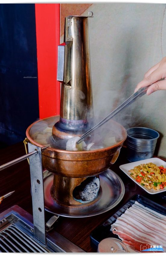 台北長安東路人氣烤羊腿,碳花台北,蒙古碳烤羊腿x酸白菜火鍋x羊奶酒x台式熱炒,享受粗曠霸氣蒙古大漠風情！台北長安東路美食推薦,台北長安東路燒烤推薦, - 大胃米粒 DAVID & MILLY