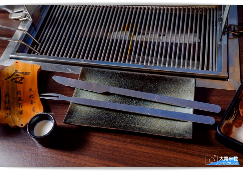 台北長安東路人氣烤羊腿,碳花台北,蒙古碳烤羊腿x酸白菜火鍋x羊奶酒x台式熱炒,享受粗曠霸氣蒙古大漠風情！台北長安東路美食推薦,台北長安東路燒烤推薦, - 大胃米粒 DAVID & MILLY