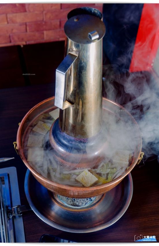 台北長安東路人氣烤羊腿,碳花台北,蒙古碳烤羊腿x酸白菜火鍋x羊奶酒x台式熱炒,享受粗曠霸氣蒙古大漠風情！台北長安東路美食推薦,台北長安東路燒烤推薦, - 大胃米粒 DAVID & MILLY