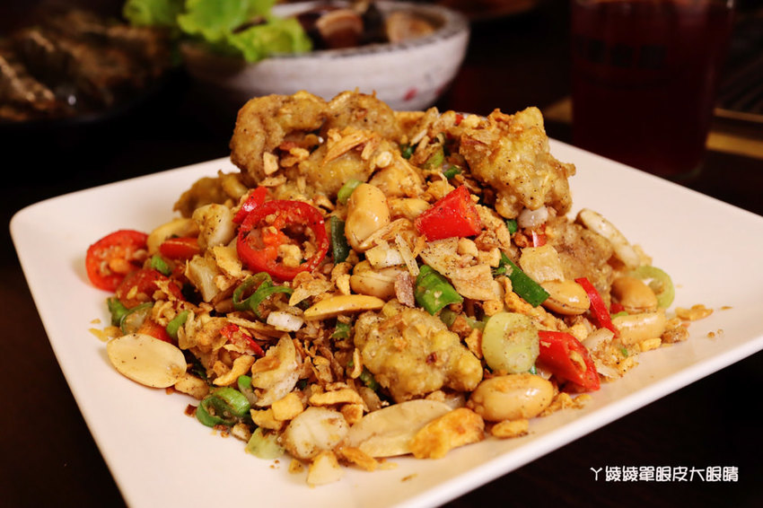 台北松江南京美食推薦碳花台北!霸氣烤羊腿和羊奶酒、酸菜白肉鍋、熱炒串烤,蒙古傳統帽飾任你拍