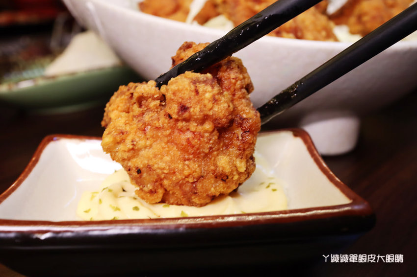 台北松江南京美食推薦碳花台北!霸氣烤羊腿和羊奶酒、酸菜白肉鍋、熱炒串烤,蒙古傳統帽飾任你拍