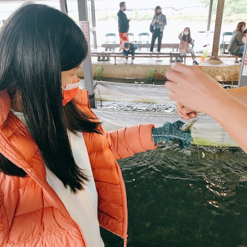 蘭楊蟹莊 蘭楊船菜｜宜蘭頭城｜親子釣蝦首選   整池滿滿讓小孩一釣上手