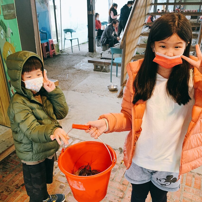 蘭楊蟹莊 蘭楊船菜｜宜蘭頭城｜親子釣蝦首選   整池滿滿讓小孩一釣上手