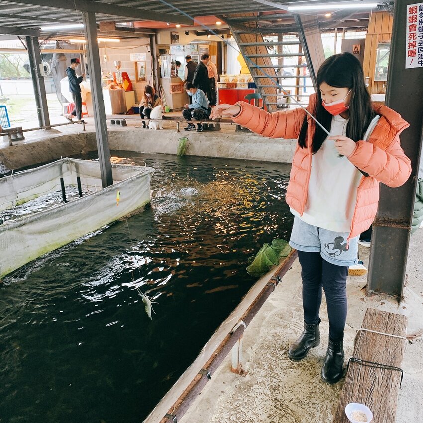蘭楊蟹莊 蘭楊船菜｜宜蘭頭城｜親子釣蝦首選   整池滿滿讓小孩一釣上手