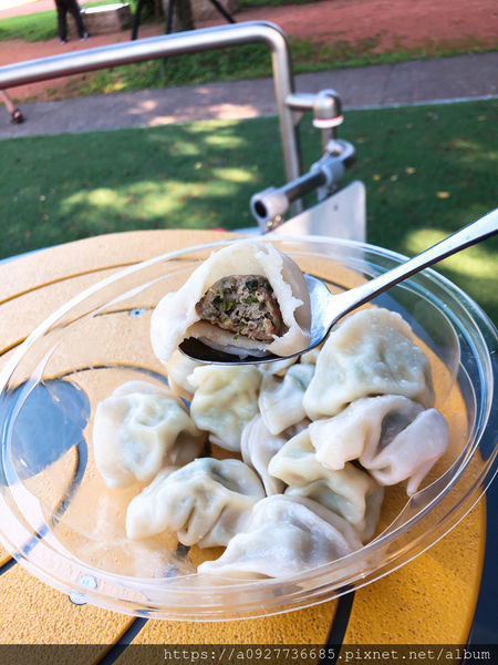 大漢手工水餃 100%純手工水餃
皮薄內餡飽滿,鮮美又多汁、新鮮食材無添加,吃了好健康、 家中必備美食 一口咬下 滿嘴好滋味 爆汁水餃