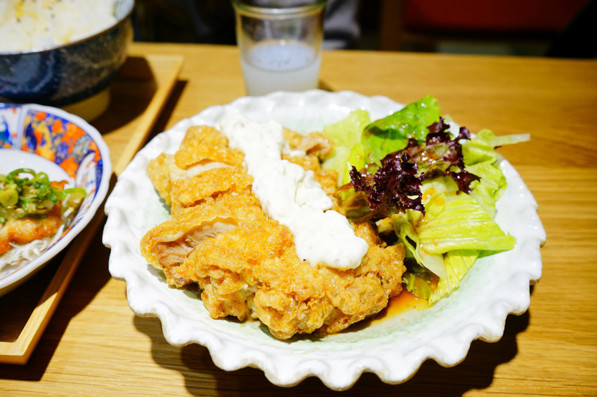 美食|桃園中壢 坐著做。員工食堂 新開幕餐廳! CP值超高之美味日式定食推薦~