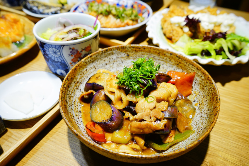 美食|桃園中壢 坐著做。員工食堂 新開幕餐廳! CP值超高之美味日式定食推薦~