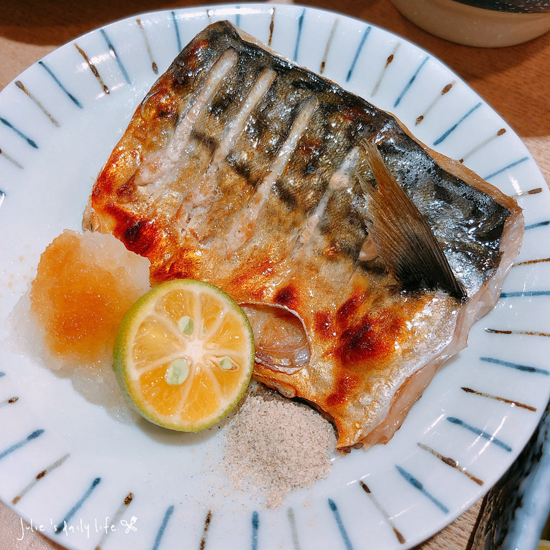 中壢,員工食堂,坐著做,坐著做員工食堂,坐著做員工食堂菜單,定食,家庭料理,日式定食,日料,日本料理,桃園,炸豬排,烤魚,菜單 @跟著Julie一起走吧