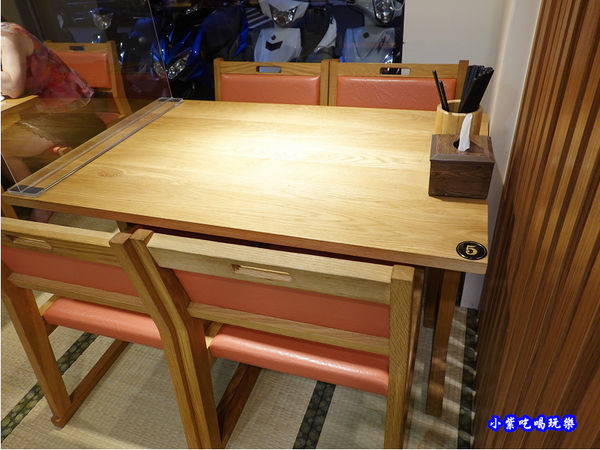 榻榻米用餐區-坐著做員工食堂 (2).jpg