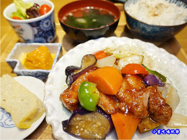 黑醋時蔬燴雞肉定食-坐著做員工食堂 (3).jpg