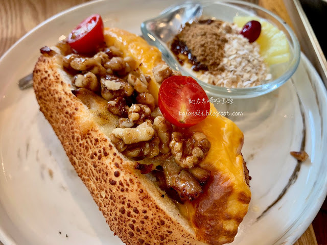 【高雄前鎮咖啡館 】咖啡覺醒Coffee Wake Up|維克早餐跨足質感咖啡廳 舒適空間放蕩一下午