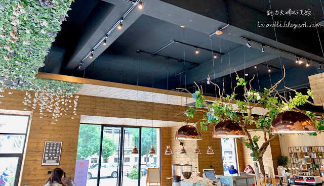 【高雄前鎮咖啡館 】咖啡覺醒Coffee Wake Up|維克早餐跨足質感咖啡廳 舒適空間放蕩一下午