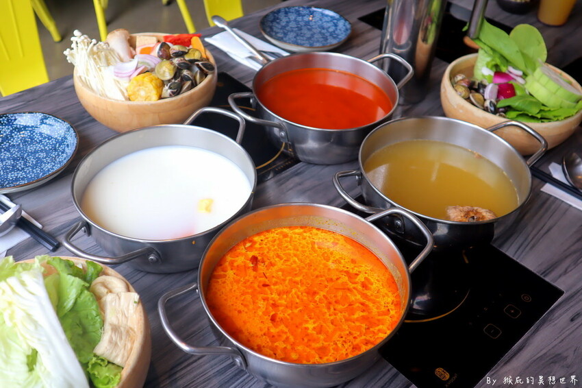 台中超狂火鍋店，竟然有烤鴨5吃超特別，平日自助吧還有蝦子吃到飽，假日蛤蠣吃到飽CP值超高，有免費停車場