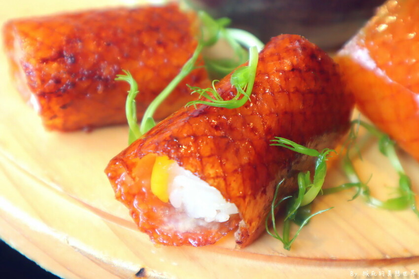 台中超狂火鍋店，竟然有烤鴨5吃超特別，平日自助吧還有蝦子吃到飽，假日蛤蠣吃到飽CP值超高，有免費停車場