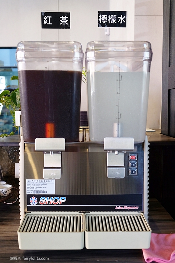 覓鍋物。 CP值高到炸，139元海鮮自由配，一開店人潮就爆滿，沒有排隊吃不到，白飯、飲料無限呷免驚！ @蹦啾♥謝蘿莉 La vie heureuse