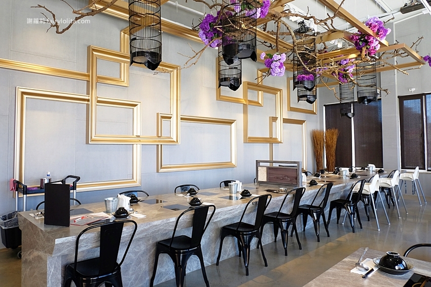 覓鍋物。 CP值高到炸，139元海鮮自由配，一開店人潮就爆滿，沒有排隊吃不到，白飯、飲料無限呷免驚！ @蹦啾♥謝蘿莉 La vie heureuse