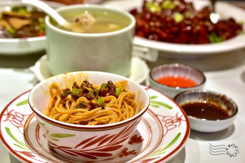 鵝川:成都擔擔麵