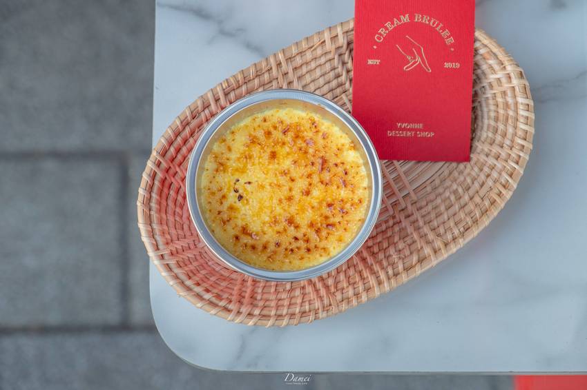 台南中西區｜Yvonne dessert shop﻿-紅色餐車，賣得是質感烤布蕾