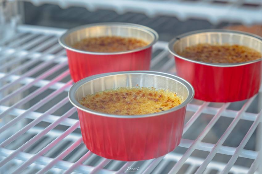 台南中西區｜Yvonne dessert shop﻿-紅色餐車，賣得是質感烤布蕾