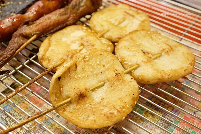 金夫子烤雞排串燒鹹酥雞飲料。白天吃不到、晚上才營業!在地人激推「隱藏版宵夜碳烤」,一串只要10塊錢! @蹦啾♥謝蘿莉 La vie heureuse