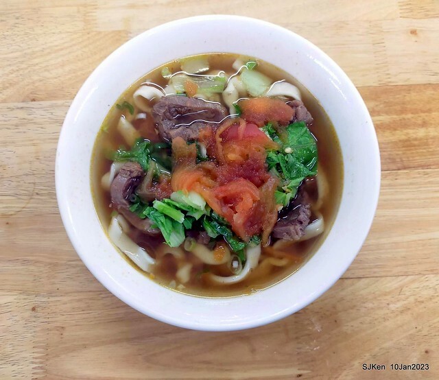 「二馬刀削麵 」番茄牛肉麵 Tomato Beef noodle store, Taipei, Taiwan, SJKen, Jan 10, 2023.