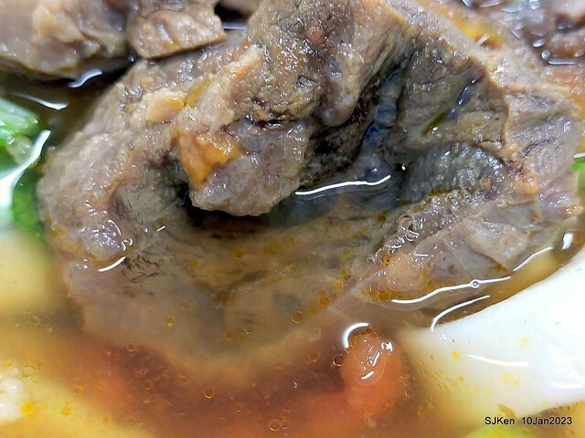 「二馬刀削麵 」番茄牛肉麵 Tomato Beef noodle store, Taipei, Taiwan, SJKen, Jan 10, 2023.