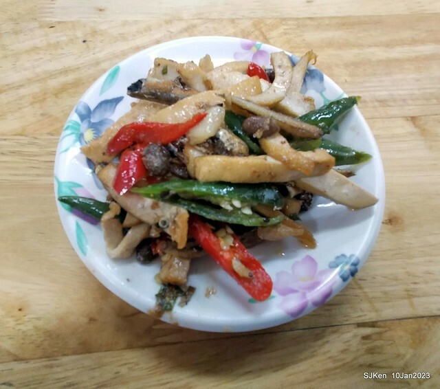 「二馬刀削麵 」番茄牛肉麵 Tomato Beef noodle store, Taipei, Taiwan, SJKen, Jan 10, 2023.