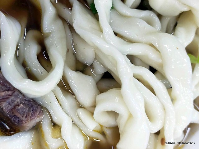 「二馬刀削麵 」番茄牛肉麵 Tomato Beef noodle store, Taipei, Taiwan, SJKen, Jan 10, 2023.