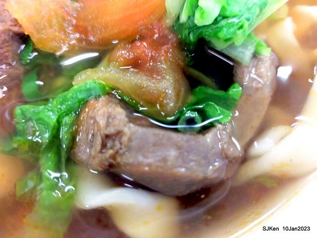 「二馬刀削麵 」番茄牛肉麵 Tomato Beef noodle store, Taipei, Taiwan, SJKen, Jan 10, 2023.
