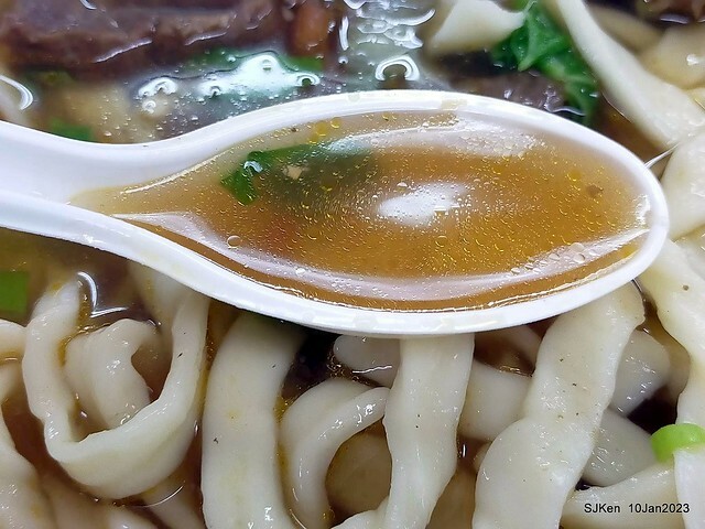 「二馬刀削麵 」番茄牛肉麵 Tomato Beef noodle store, Taipei, Taiwan, SJKen, Jan 10, 2023.