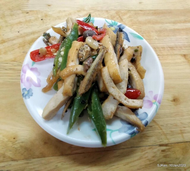 「二馬刀削麵 」番茄牛肉麵 Tomato Beef noodle store, Taipei, Taiwan, SJKen, Jan 10, 2023.