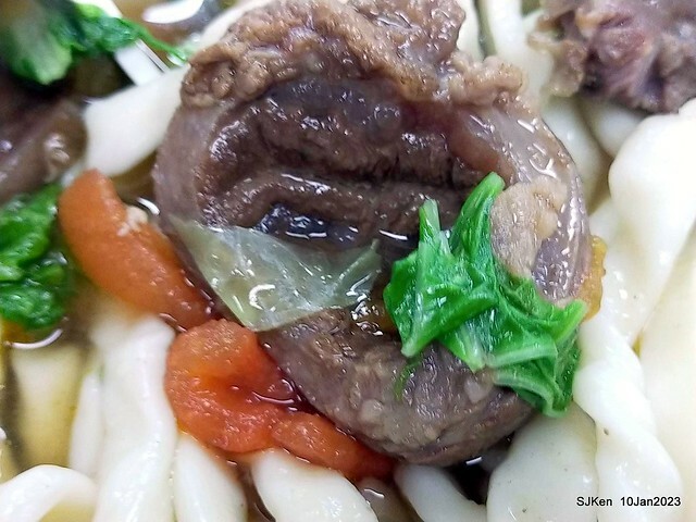 「二馬刀削麵 」番茄牛肉麵 Tomato Beef noodle store, Taipei, Taiwan, SJKen, Jan 10, 2023.
