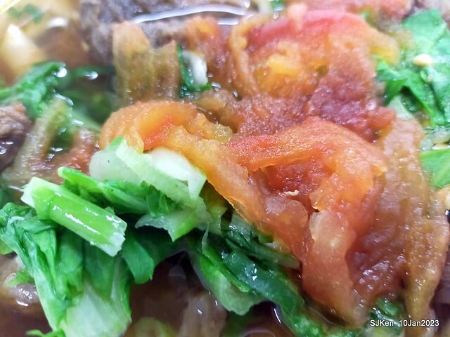 「二馬刀削麵 」番茄牛肉麵 Tomato Beef noodle store, Taipei, Taiwan, SJKen, Jan 10, 2023.