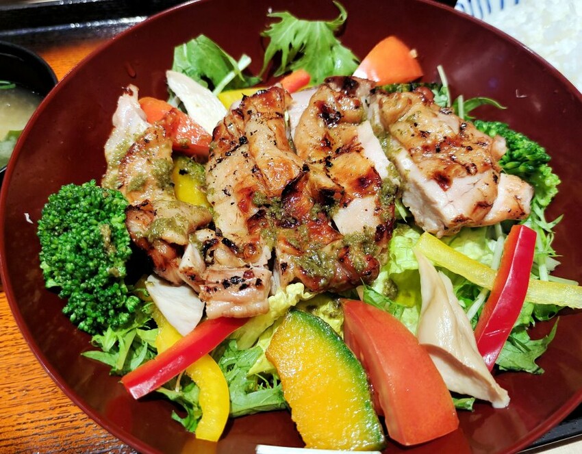 【連鎖】大戶屋．白飯、味噌湯、高麗菜絲免費續加!聚餐好選擇~