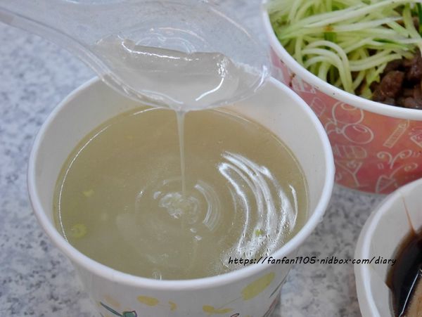 【台北美食】老北京炸醬麵館 #炸醬麵 #紅燒獅子頭飯 #鮮肉丸子湯 #台北小吃 (11).JPG