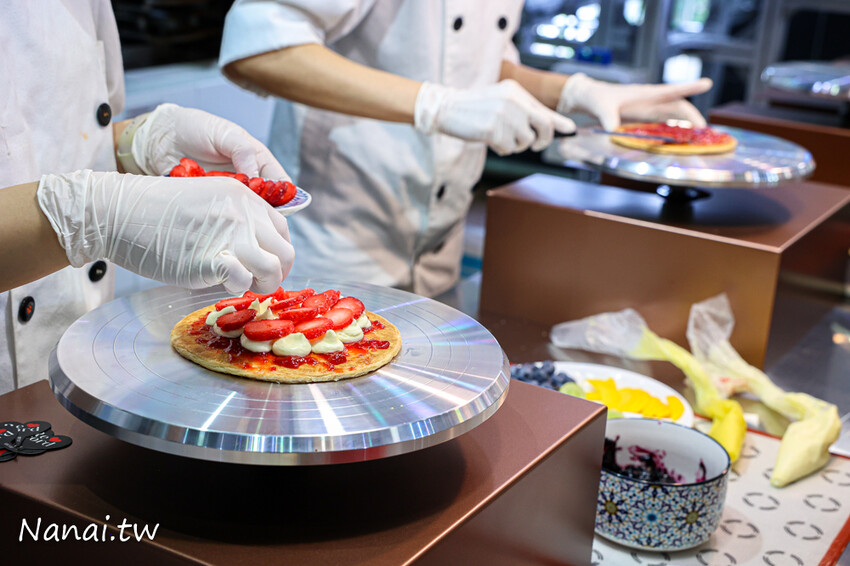 全新甜點搶先曝光！日本夯爆的唱片行千層酥，不用飛日本在彰化也吃的到，9/14準時開賣