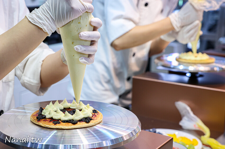 全新甜點搶先曝光！日本夯爆的唱片行千層酥，不用飛日本在彰化也吃的到，9/14準時開賣