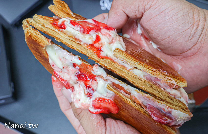 全新甜點搶先曝光！日本夯爆的唱片行千層酥，不用飛日本在彰化也吃的到，9/14準時開賣