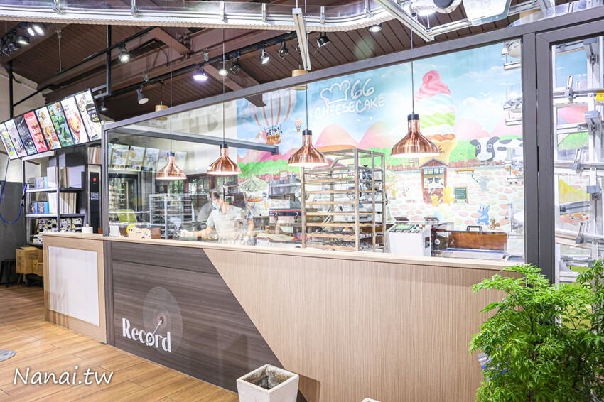 全新甜點搶先曝光！日本夯爆的唱片行千層酥，不用飛日本在彰化也吃的到，9/14準時開賣