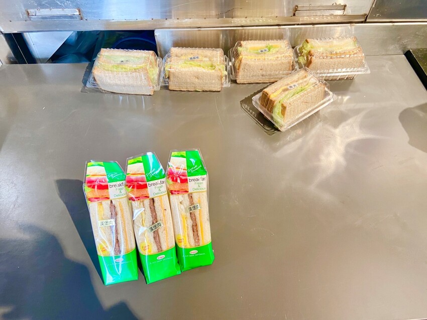 士林捷運站 早餐美食推薦 双胞胎手工蛋餅捲ㄦ 主打現桿的酥皮蛋餅 口味10多種供選擇 2023漲價了