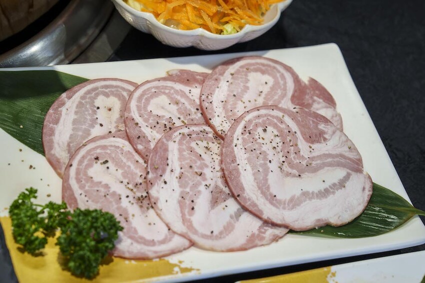 台中燒肉吃到飽 燒肉眾精緻炭火燒肉｜兩個小時無限吃，超值優惠日本A5和牛吃到飽