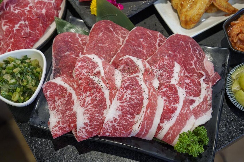 台中燒肉吃到飽 燒肉眾精緻炭火燒肉｜兩個小時無限吃，超值優惠日本A5和牛吃到飽