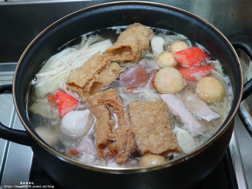 【台北萬華區】防疫六人套餐『新馬辣經典麻辣鍋-昆明店』月底前訂購加贈牛肚/牛筋/肥腸(三選一)