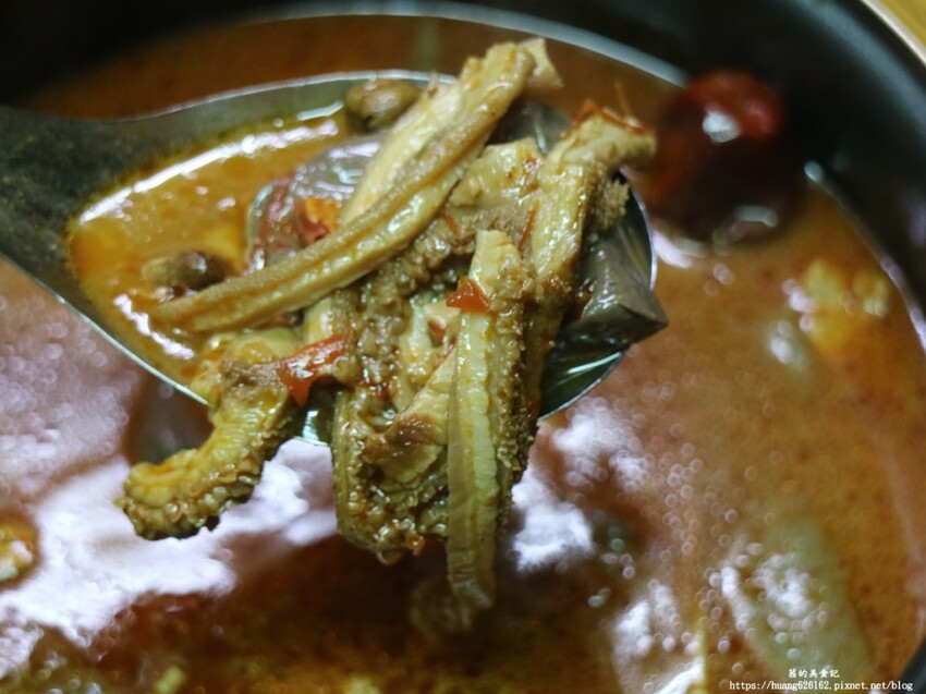 【台北萬華區】防疫六人套餐『新馬辣經典麻辣鍋-昆明店』月底前訂購加贈牛肚/牛筋/肥腸(三選一)