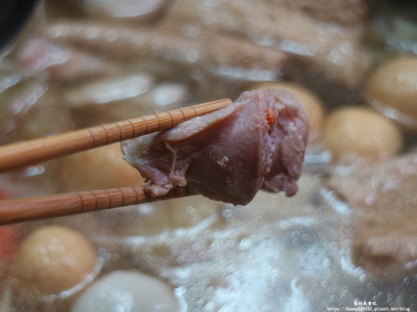 【台北萬華區】防疫六人套餐『新馬辣經典麻辣鍋-昆明店』月底前訂購加贈牛肚/牛筋/肥腸(三選一)