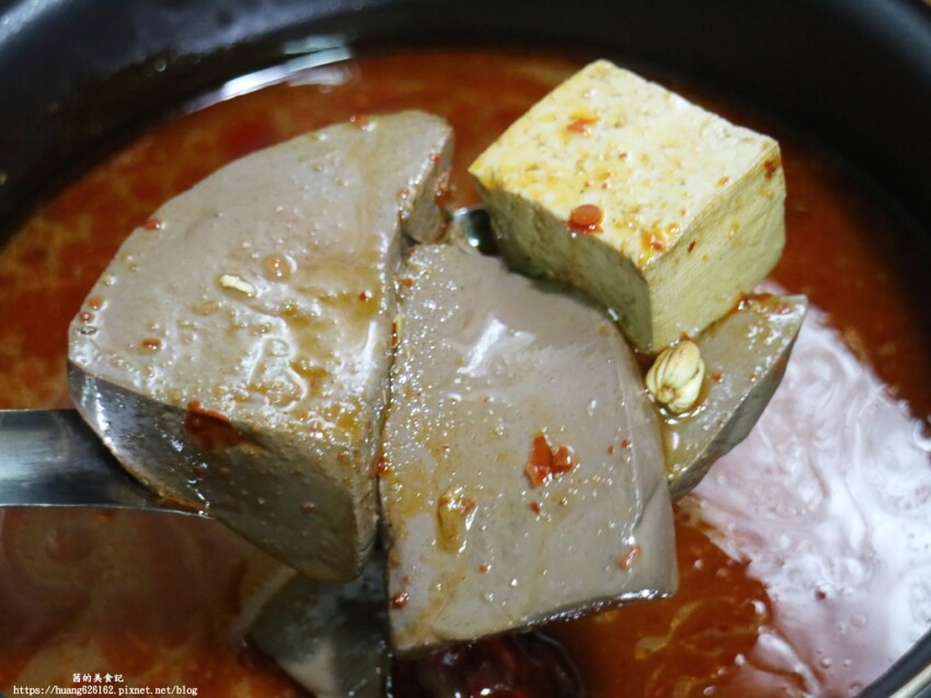 【台北萬華區】防疫六人套餐『新馬辣經典麻辣鍋-昆明店』月底前訂購加贈牛肚/牛筋/肥腸(三選一)