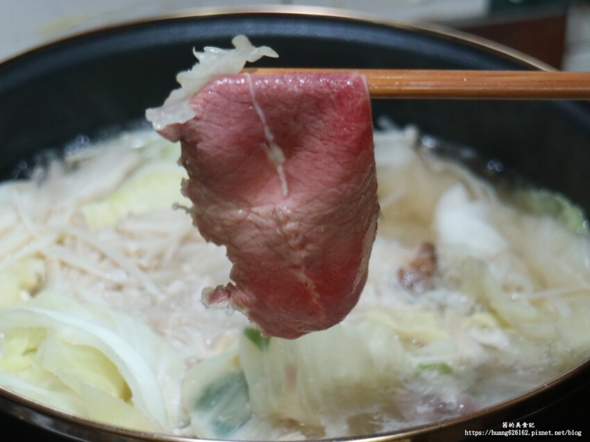 【台北萬華區】防疫六人套餐『新馬辣經典麻辣鍋-昆明店』月底前訂購加贈牛肚/牛筋/肥腸(三選一)