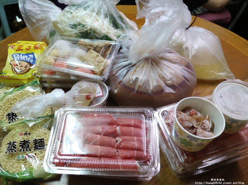 【台北萬華區】防疫六人套餐『新馬辣經典麻辣鍋-昆明店』月底前訂購加贈牛肚/牛筋/肥腸(三選一)