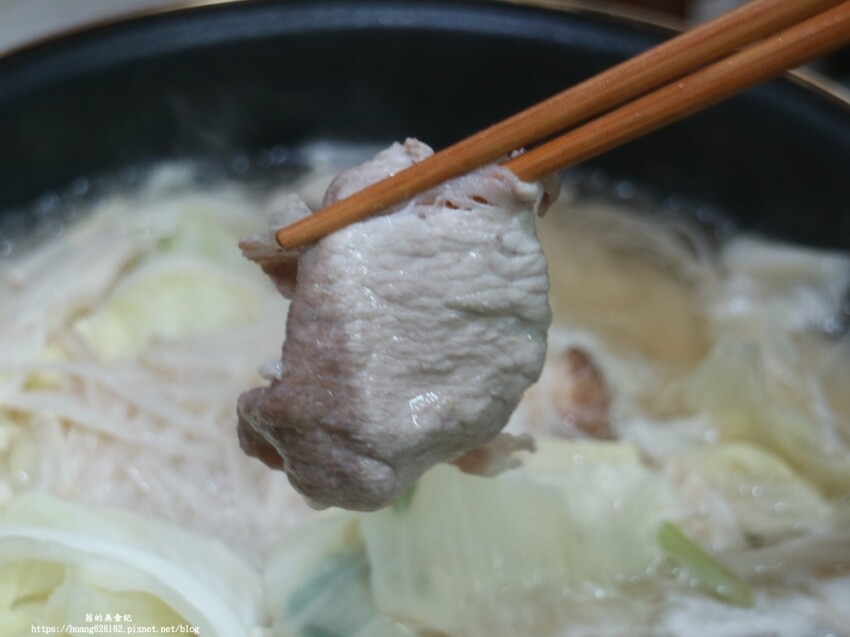 【台北萬華區】防疫六人套餐『新馬辣經典麻辣鍋-昆明店』月底前訂購加贈牛肚/牛筋/肥腸(三選一)