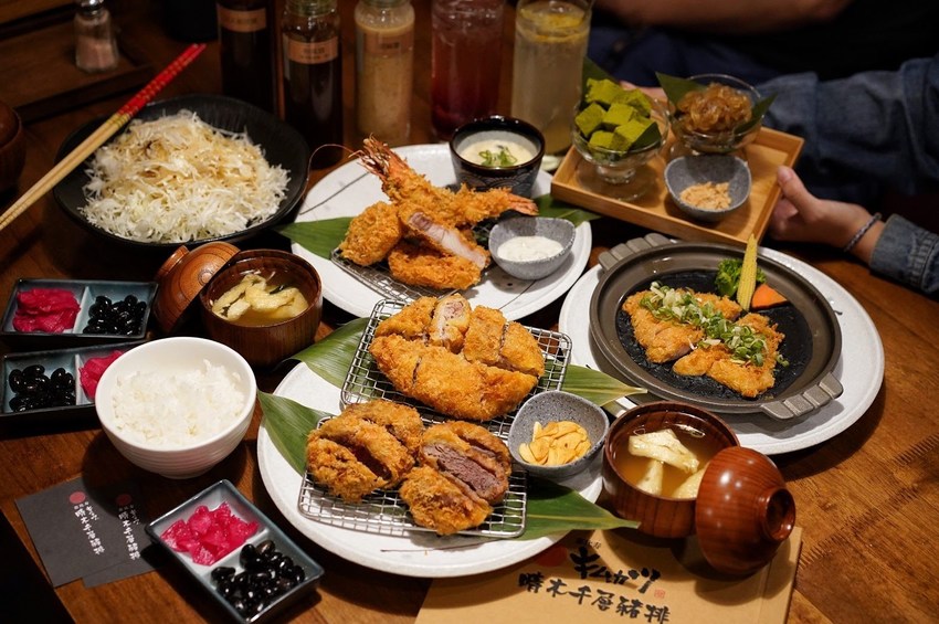 【晴木千層豬排Kimukatsu】新竹巨城7樓美食推薦,高麗菜絲、越光米、味噌湯、小菜皆為無限供應!(內有2020全新菜單) - 阿華田的美食日記